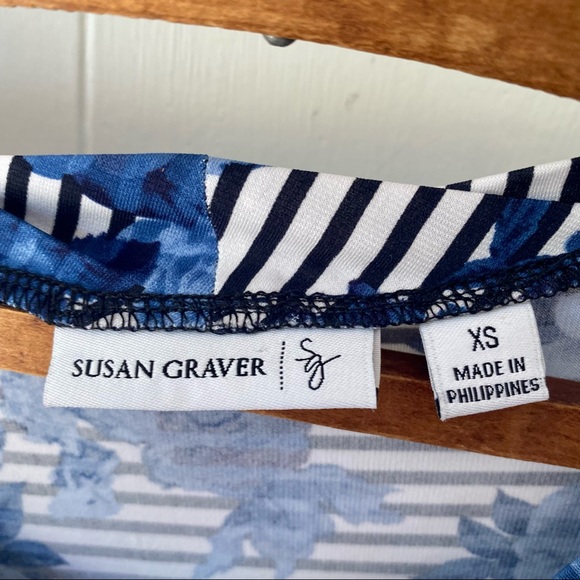 Susan Graver Blue Stripes and Flowers Top XS - Picture 3 of 3